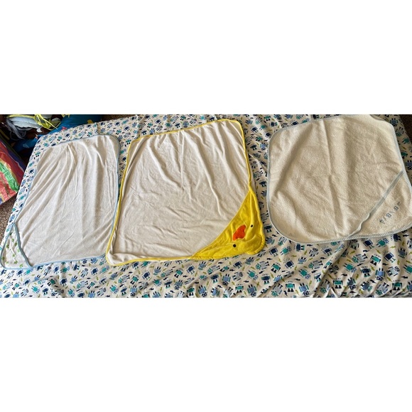 child of mine Bath, Skin & Hair Bundle 3 Towels Blanket Baby Kids